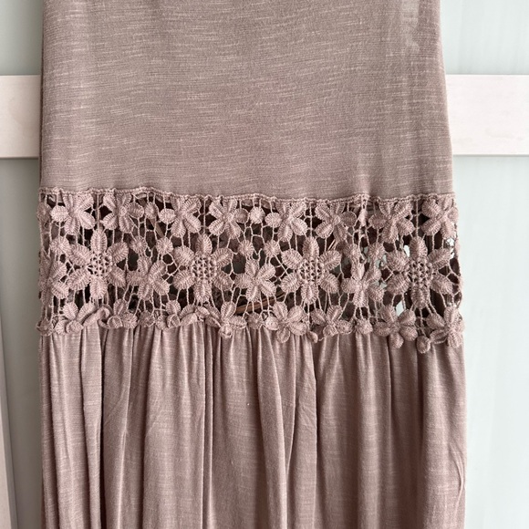 Nova of London beige dress - Picture 2 of 4